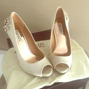 Badgley Mischka Ivory Heels